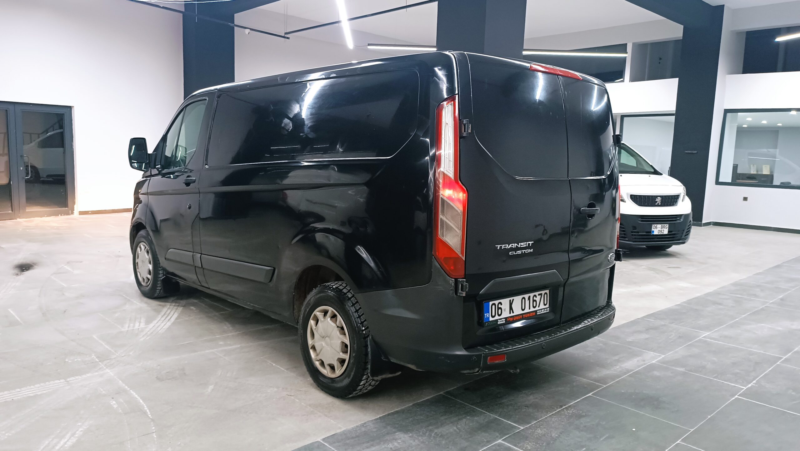 
								AYDIN OTOMOTİVDEN FORD CUSTOM 155 PS full									