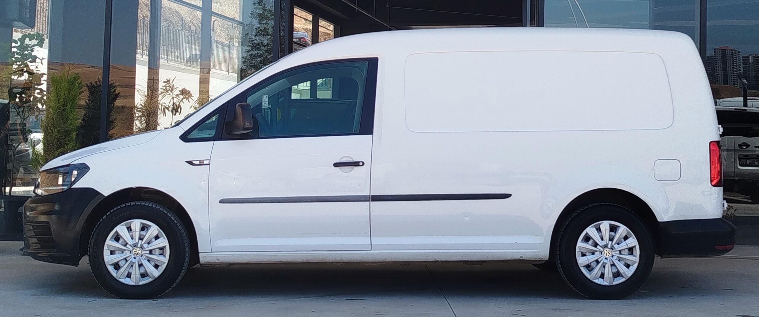 
								AYDIN GALERİ VOLKSWAGEN CADDY MAXİVAN full									